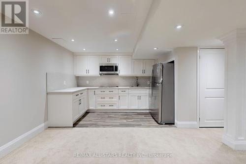 143 Napa Hill Court, Vaughan, ON - Indoor Photo Showing Kitchen