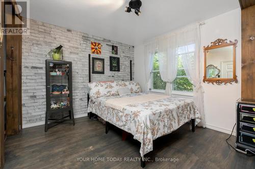 30 Hewson Crescent, Halton Hills, ON - Indoor Photo Showing Bedroom