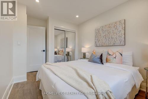 278 Mississauga Valley Boulevard, Mississauga (Mississauga Valleys), ON - Indoor Photo Showing Bedroom