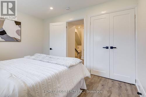 278 Mississauga Valley Boulevard, Mississauga, ON - Indoor Photo Showing Bedroom