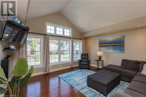 8 Trillium Drive, North Bay, ON - Indoor Photo Showing Living Room