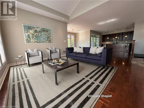 29 Francis Street, North Bay, ON - Indoor Photo Showing Living Room