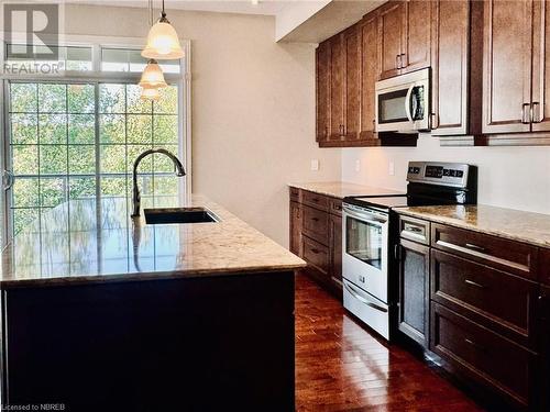 29 Francis Street, North Bay, ON - Indoor Photo Showing Kitchen With Upgraded Kitchen