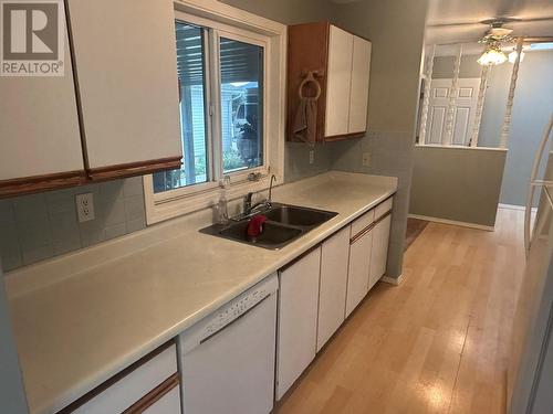 211 2Nd Street, Vernon, BC - Indoor Photo Showing Kitchen With Double Sink