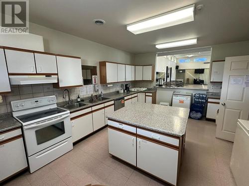 211 2Nd Street, Vernon, BC - Indoor Photo Showing Kitchen With Double Sink