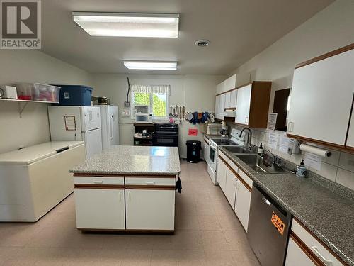 211 2Nd Street, Vernon, BC - Indoor Photo Showing Kitchen With Double Sink