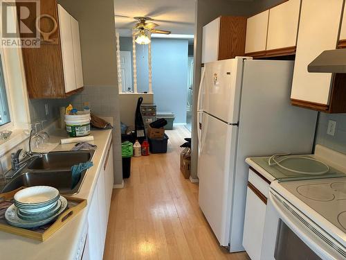 211 2Nd Street, Vernon, BC - Indoor Photo Showing Kitchen With Double Sink