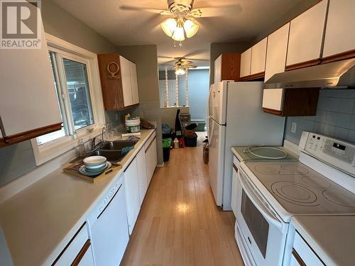 211 2Nd Street, Vernon, BC - Indoor Photo Showing Kitchen With Double Sink