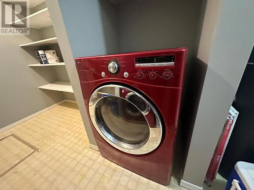 211 2Nd Street, Vernon, BC - Indoor Photo Showing Laundry Room