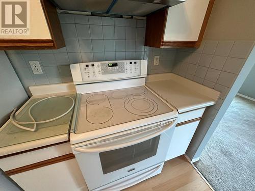 211 2Nd Street, Vernon, BC - Indoor Photo Showing Laundry Room