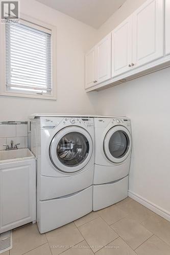 1316 Whetherfield Street, London, ON - Indoor Photo Showing Laundry Room