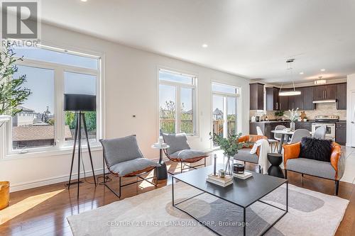 1316 Whetherfield Street, London, ON - Indoor Photo Showing Living Room