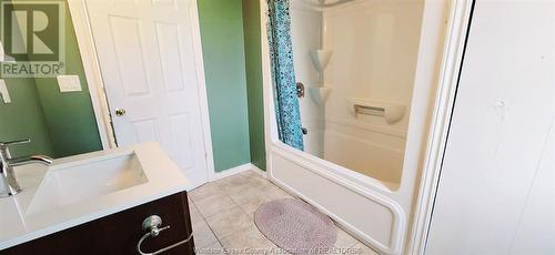 342 Renaud Line, Lakeshore, ON - Indoor Photo Showing Bathroom