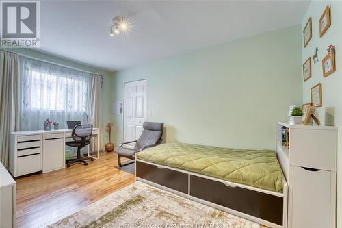 1155 Lakeview Avenue, Windsor, ON - Indoor Photo Showing Bedroom