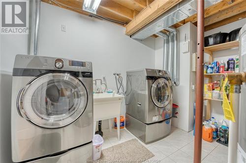 1155 Lakeview Avenue, Windsor, ON - Indoor Photo Showing Laundry Room