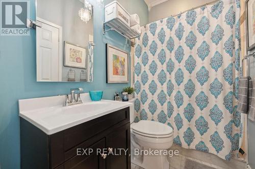 28 Grove Street, Hamilton (Corktown), ON - Indoor Photo Showing Bathroom