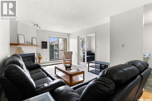 302 3420 Park Street, Regina, SK - Indoor Photo Showing Living Room