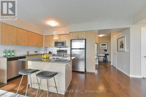 405 - 2240 Lakeshore Boulevard W, Toronto (Mimico), ON - Indoor Photo Showing Kitchen