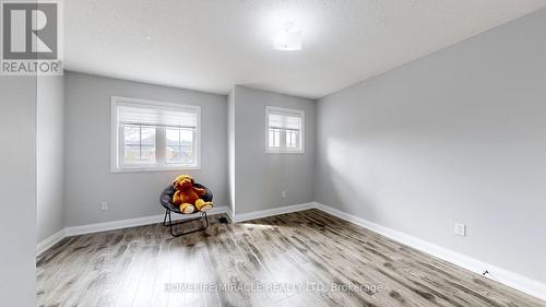 18 Sunny Glen Crescent, Brampton (Northwest Sandalwood Parkway), ON - Indoor Photo Showing Other Room