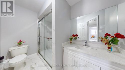 18 Sunny Glen Crescent, Brampton (Northwest Sandalwood Parkway), ON - Indoor Photo Showing Bathroom