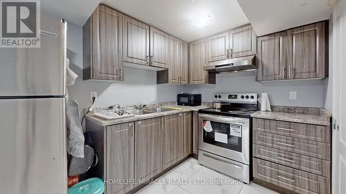 18 Sunny Glen Crescent, Brampton (Northwest Sandalwood Parkway), ON - Indoor Photo Showing Kitchen With Stainless Steel Kitchen With Double Sink