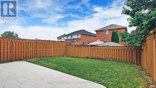 18 Sunny Glen Crescent, Brampton (Northwest Sandalwood Parkway), ON - Outdoor