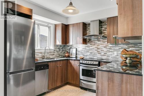 57 Marlington Crescent, Toronto (Downsview-Roding-Cfb), ON - Indoor Photo Showing Kitchen With Upgraded Kitchen