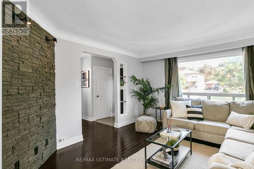 57 Marlington Crescent, Toronto, ON - Indoor Photo Showing Living Room