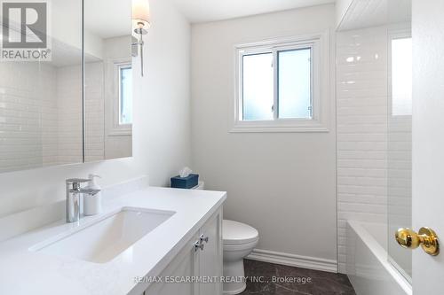 95 Elgin Drive, Brampton, ON - Indoor Photo Showing Bathroom