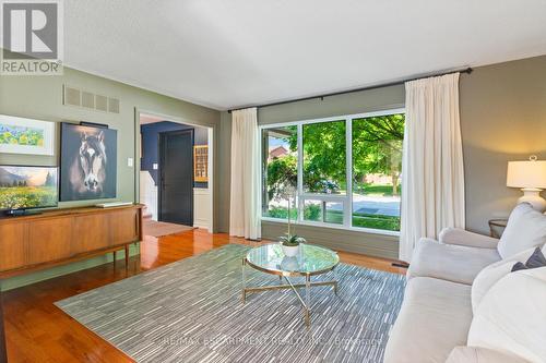 95 Elgin Drive, Brampton, ON - Indoor Photo Showing Living Room