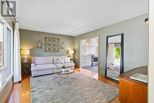 95 Elgin Drive, Brampton, ON - Indoor Photo Showing Living Room