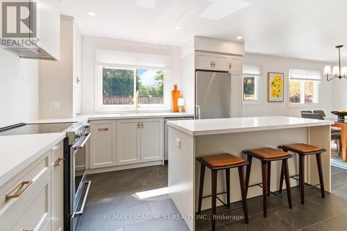 95 Elgin Drive, Brampton, ON - Indoor Photo Showing Kitchen With Upgraded Kitchen