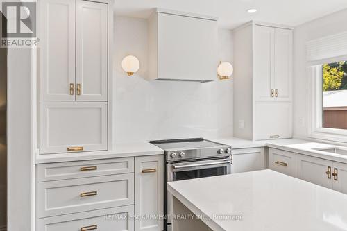 95 Elgin Drive, Brampton (Brampton South), ON - Indoor Photo Showing Kitchen