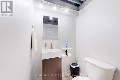 20 - 2275 Credit Valley Road, Mississauga, ON - Indoor Photo Showing Bathroom