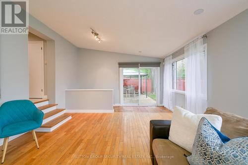 25 Parkchester Road, Toronto (Brookhaven-Amesbury), ON - Indoor