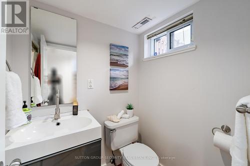 25 Parkchester Road, Toronto (Brookhaven-Amesbury), ON - Indoor Photo Showing Bathroom