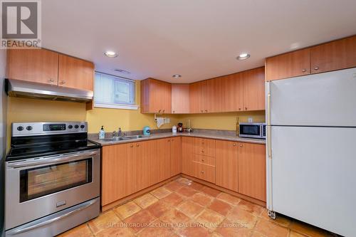 25 Parkchester Road, Toronto (Brookhaven-Amesbury), ON - Indoor Photo Showing Kitchen With Double Sink