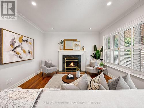 59 Leicester Road, Richmond Hill, ON - Indoor Photo Showing Living Room With Fireplace