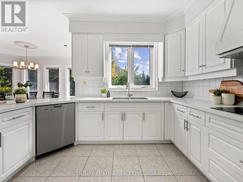 59 Leicester Road, Richmond Hill, ON - Indoor Photo Showing Kitchen