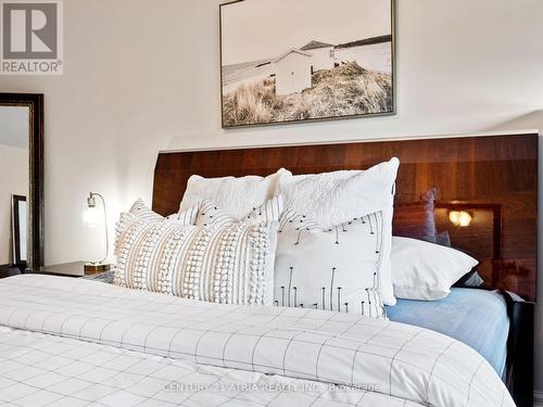 59 Leicester Road, Richmond Hill, ON - Indoor Photo Showing Bedroom