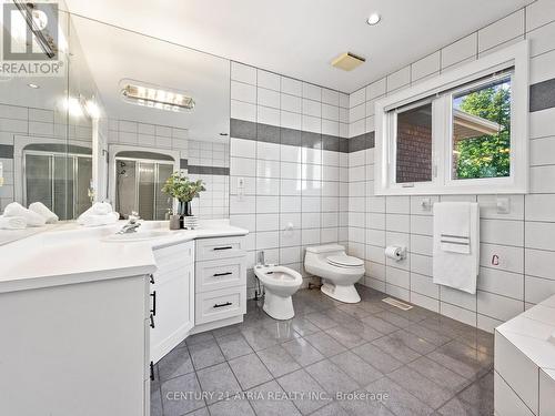 59 Leicester Road, Richmond Hill, ON - Indoor Photo Showing Bathroom