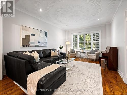 59 Leicester Road, Richmond Hill, ON - Indoor Photo Showing Living Room