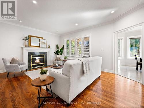 59 Leicester Road, Richmond Hill, ON - Indoor Photo Showing Living Room With Fireplace