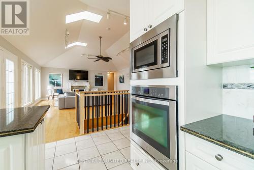 403 Hannah Road, Hamilton Township, ON - Indoor Photo Showing Kitchen