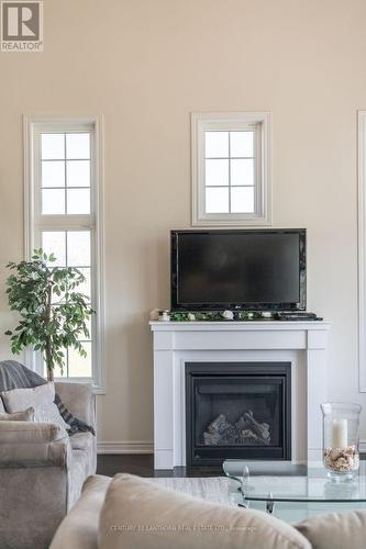 10 Waterview Court, Quinte West, ON - Indoor Photo Showing Living Room With Fireplace