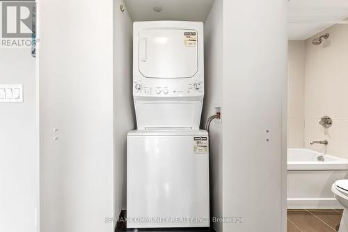 512 - 170 Fort York Boulevard, Toronto (Waterfront Communities), ON - Indoor Photo Showing Laundry Room