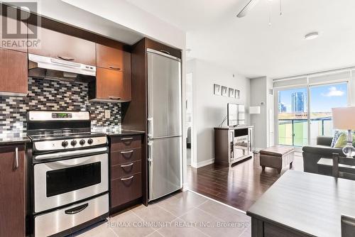 512 - 170 Fort York Boulevard, Toronto, ON - Indoor Photo Showing Kitchen With Stainless Steel Kitchen