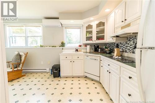 145 Highland Drive, Hampton, NB - Indoor Photo Showing Kitchen