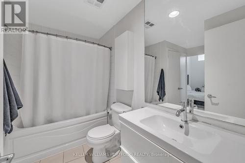 1015 - 700 King Street W, Toronto, ON - Indoor Photo Showing Bathroom