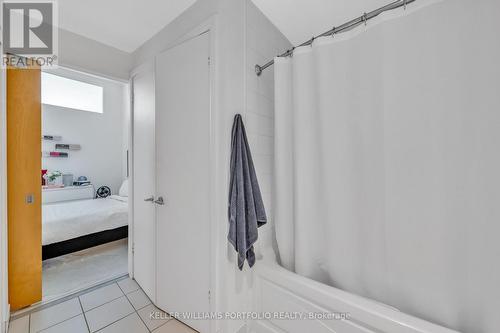 1015 - 700 King Street W, Toronto, ON - Indoor Photo Showing Bathroom